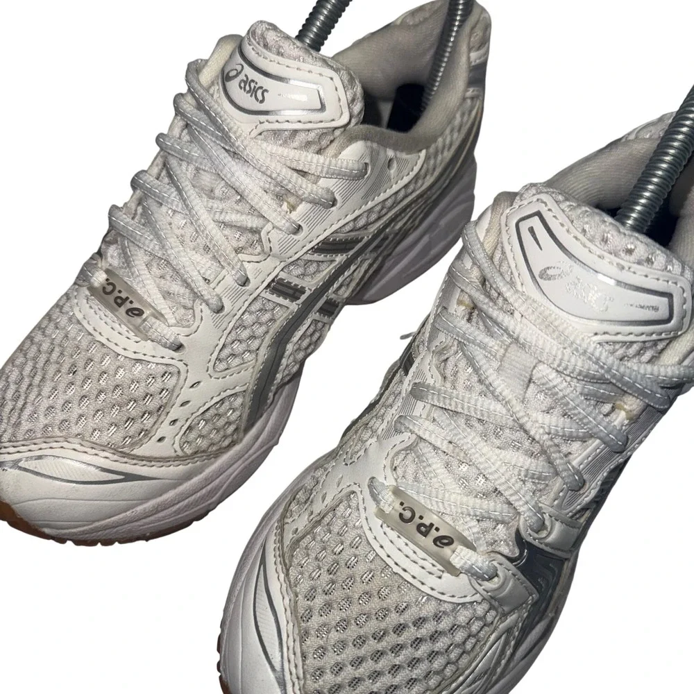 Asics Gel-Kayano 14 A.P.C. Women 6 White Silver Metallic Sneakers Graphite Moon